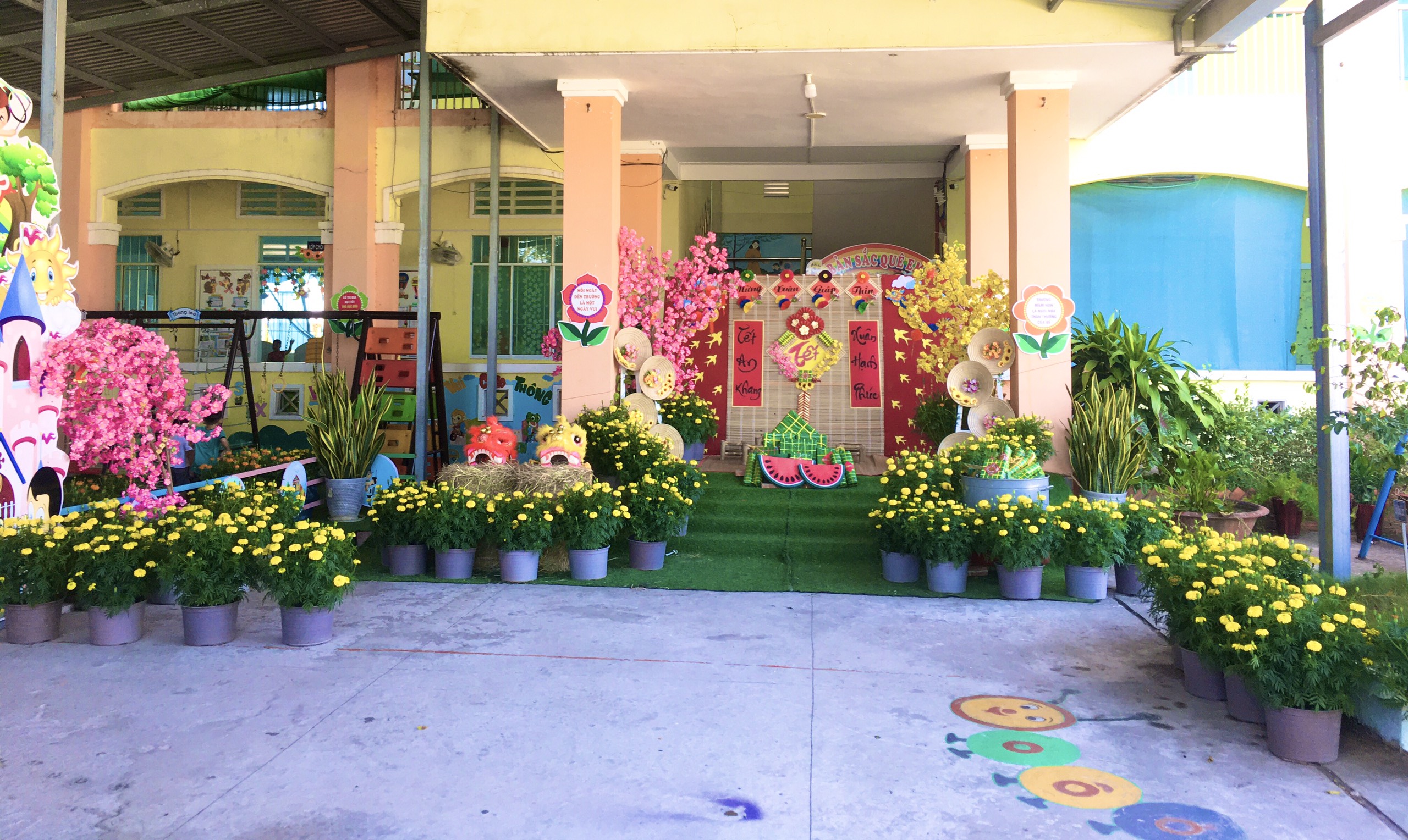 MẦM NON PHÚ MỸ RỘN RÀNG HOẠT ĐỘNG TRANG TRÍ ĐÓN XUÂN MỪNG TẾT NGUYÊN ĐÁN